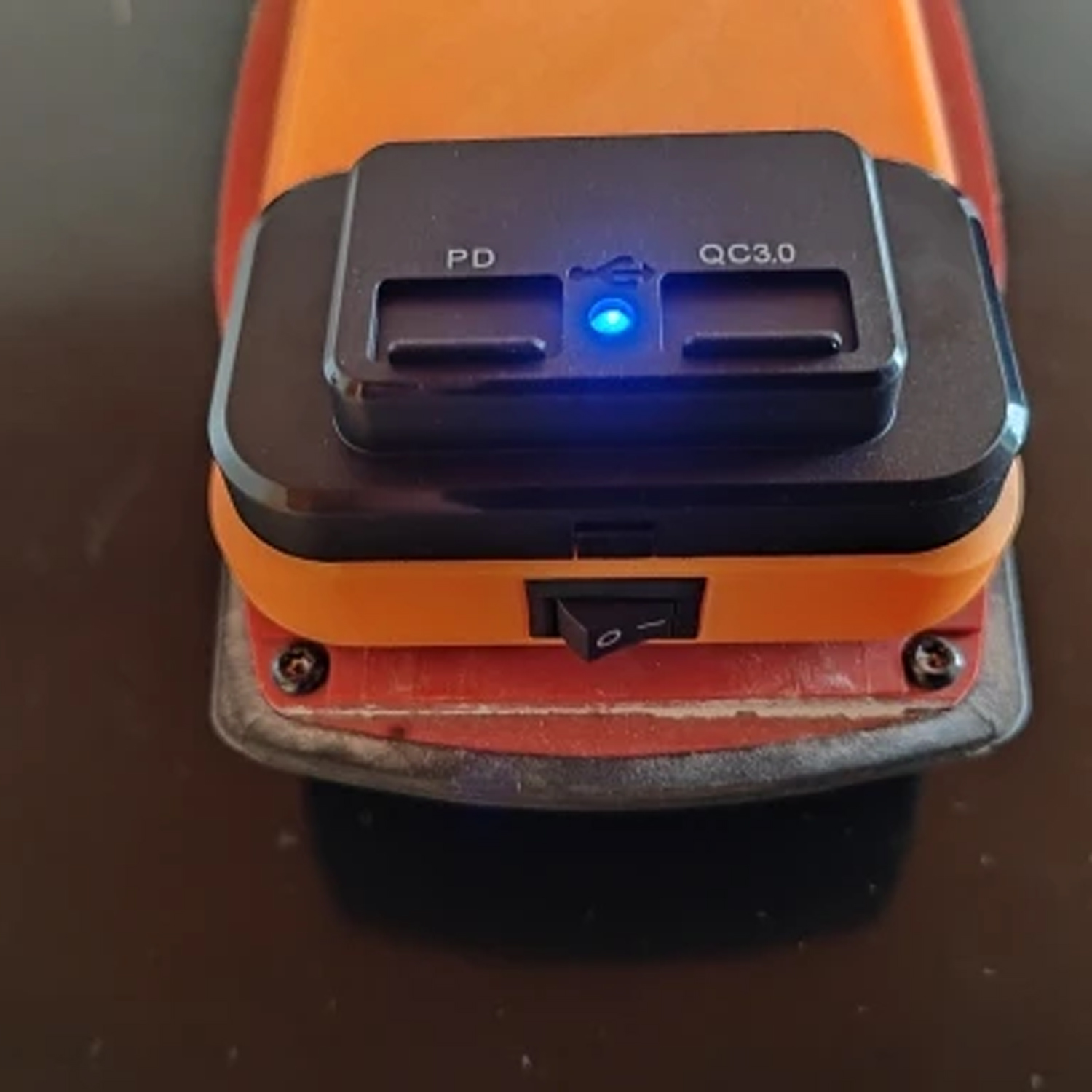 Chargeur de batterie Power Ban - Power Tools Hilti avis et prix